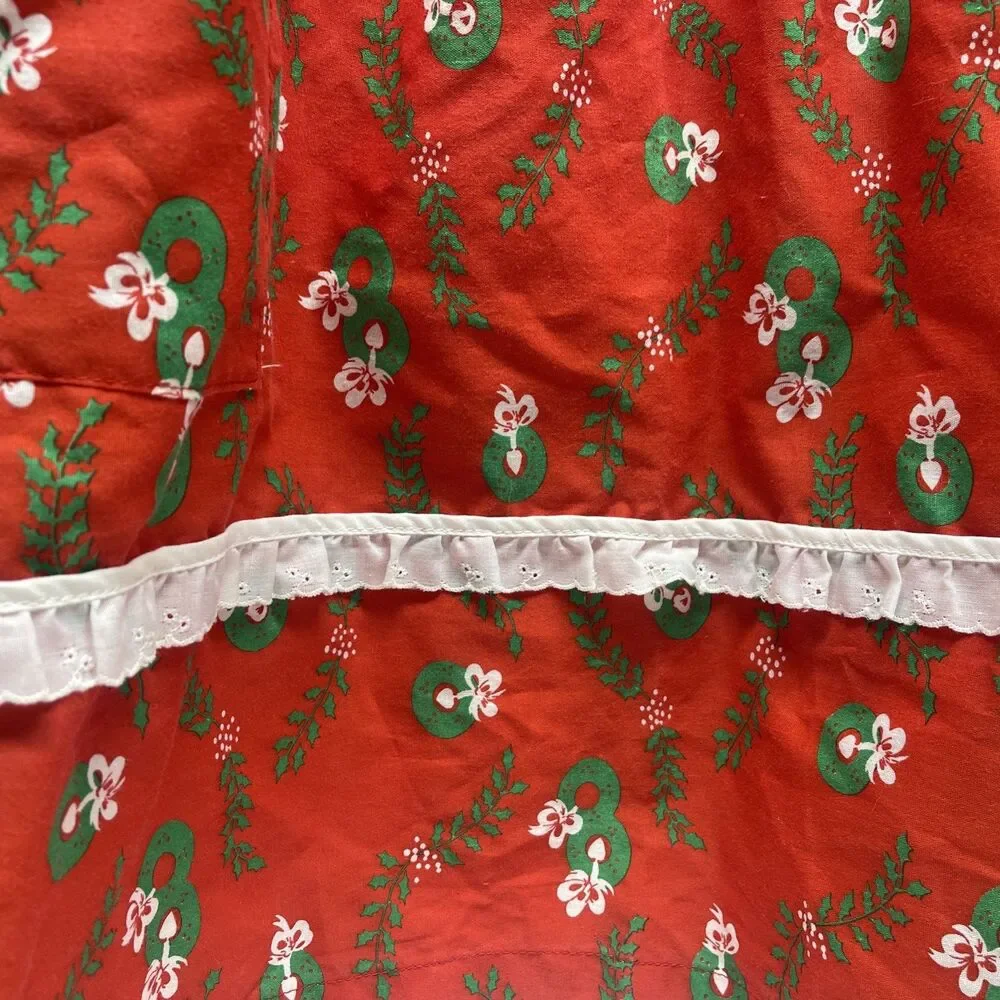 Vintage Kitchen Full Aprons Lot 2 Wreaths Berries Nutcracker Christmas Holiday